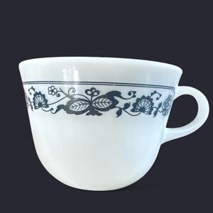 Vintage Pyrex‎ Milk Glass Old Town Blue Mug